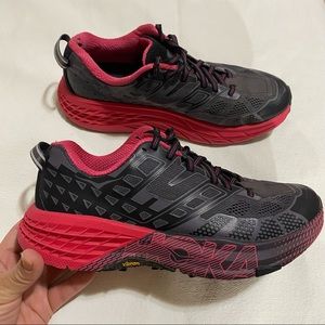 Hoka ONE ONE  W SPEEDGOAT 3. Women’s US size 7.5